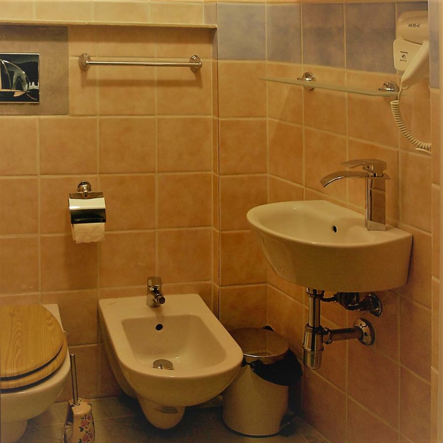 Boutique Oriente Express Hotel Cagliari Ngoại thất bức ảnh